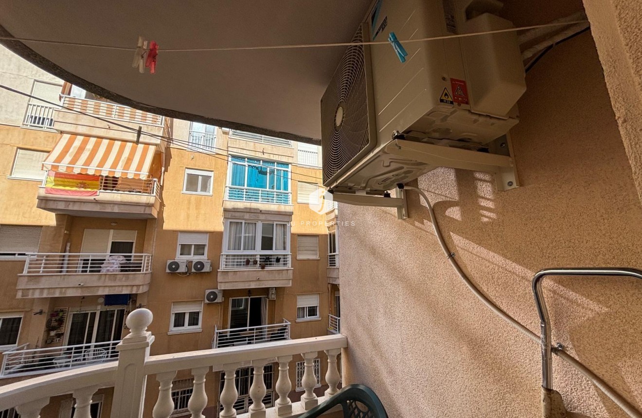 D'occasion - Appartement -
Torrevieja - Playa del Cura