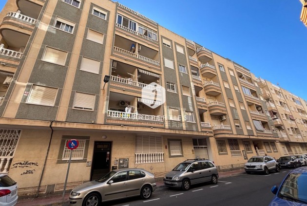 D'occasion - Appartement -
Torrevieja - Playa del Cura