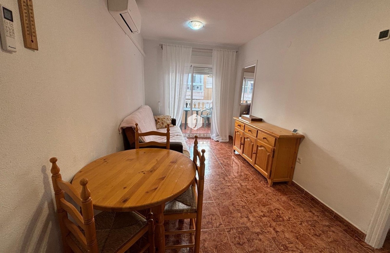 D'occasion - Appartement -
Torrevieja - Playa del Cura