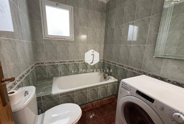 D'occasion - Appartement -
Torrevieja - Playa del Cura