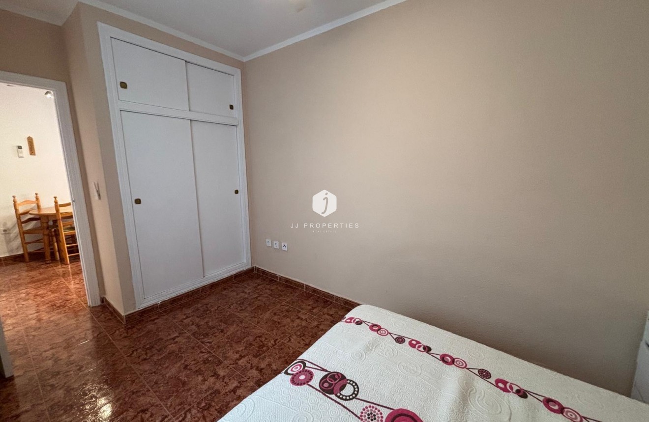 D'occasion - Appartement -
Torrevieja - Playa del Cura