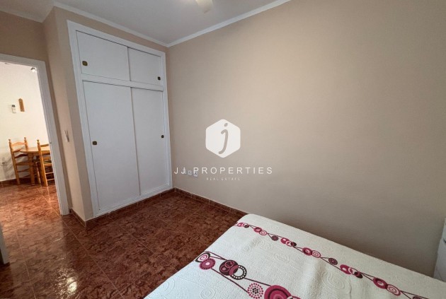 D'occasion - Appartement -
Torrevieja - Playa del Cura