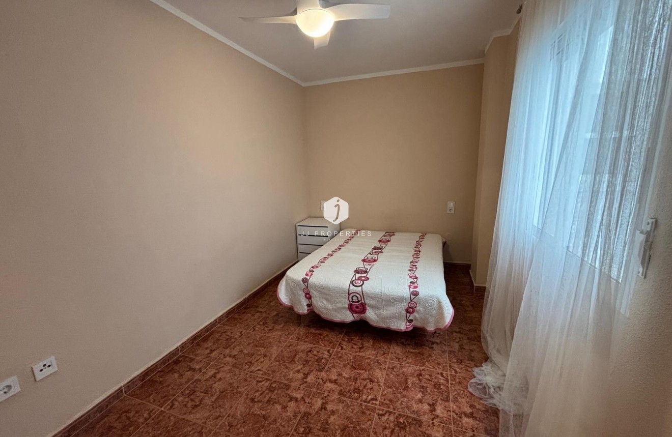 D'occasion - Appartement -
Torrevieja - Playa del Cura