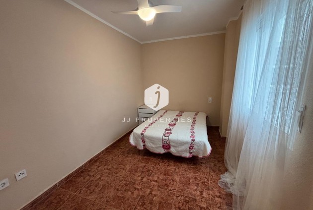 D'occasion - Appartement -
Torrevieja - Playa del Cura