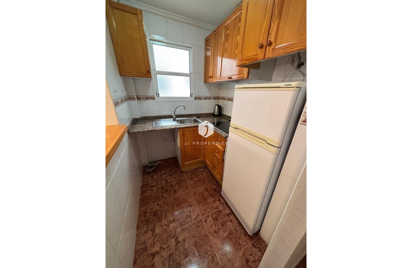 D'occasion - Appartement -
Torrevieja - Playa del Cura