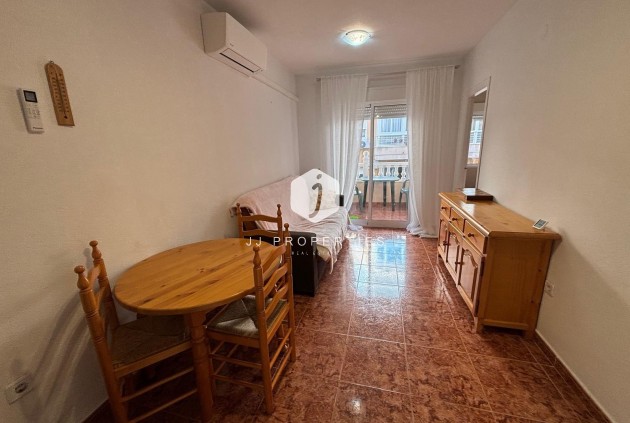 D'occasion - Appartement -
Torrevieja - Playa del Cura