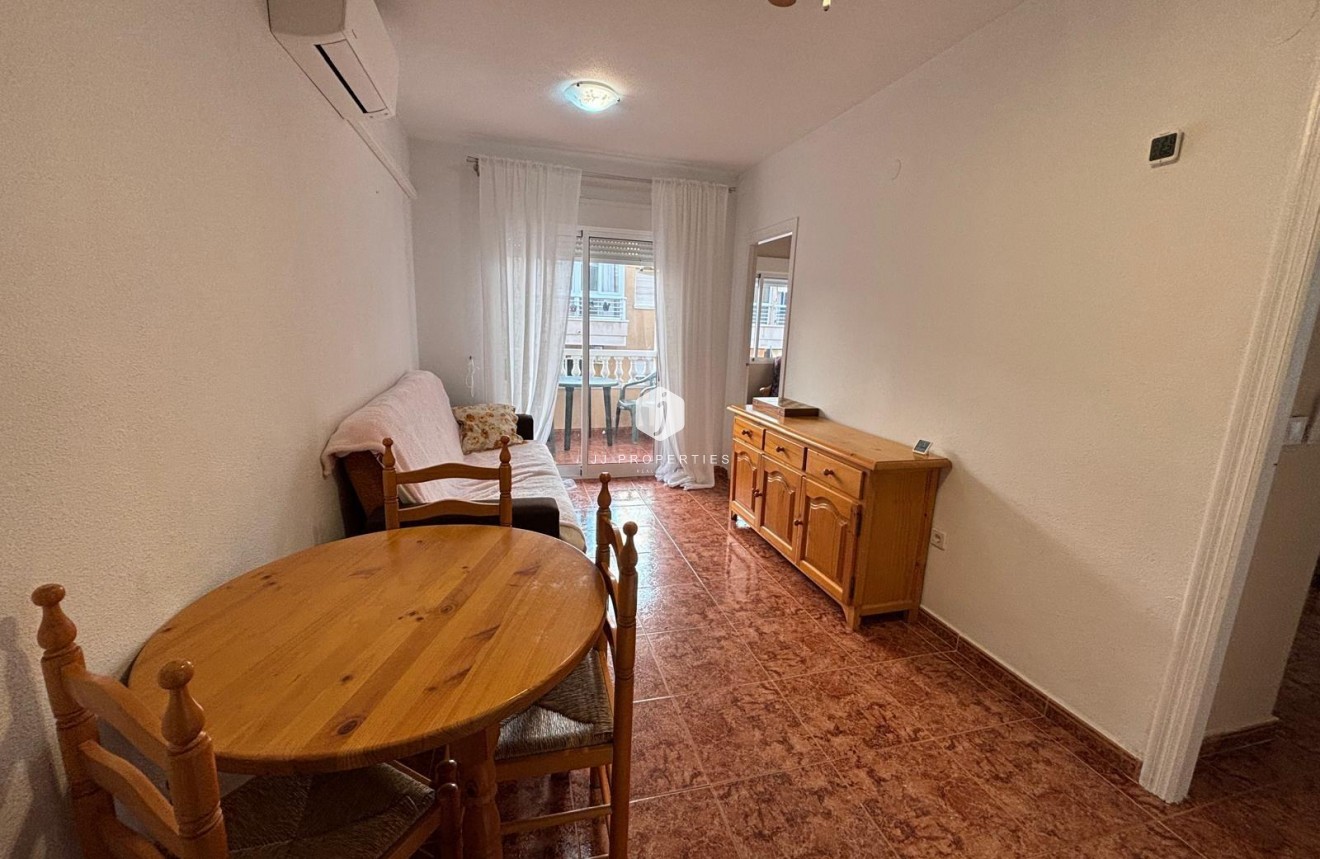 D'occasion - Appartement -
Torrevieja - Playa del Cura