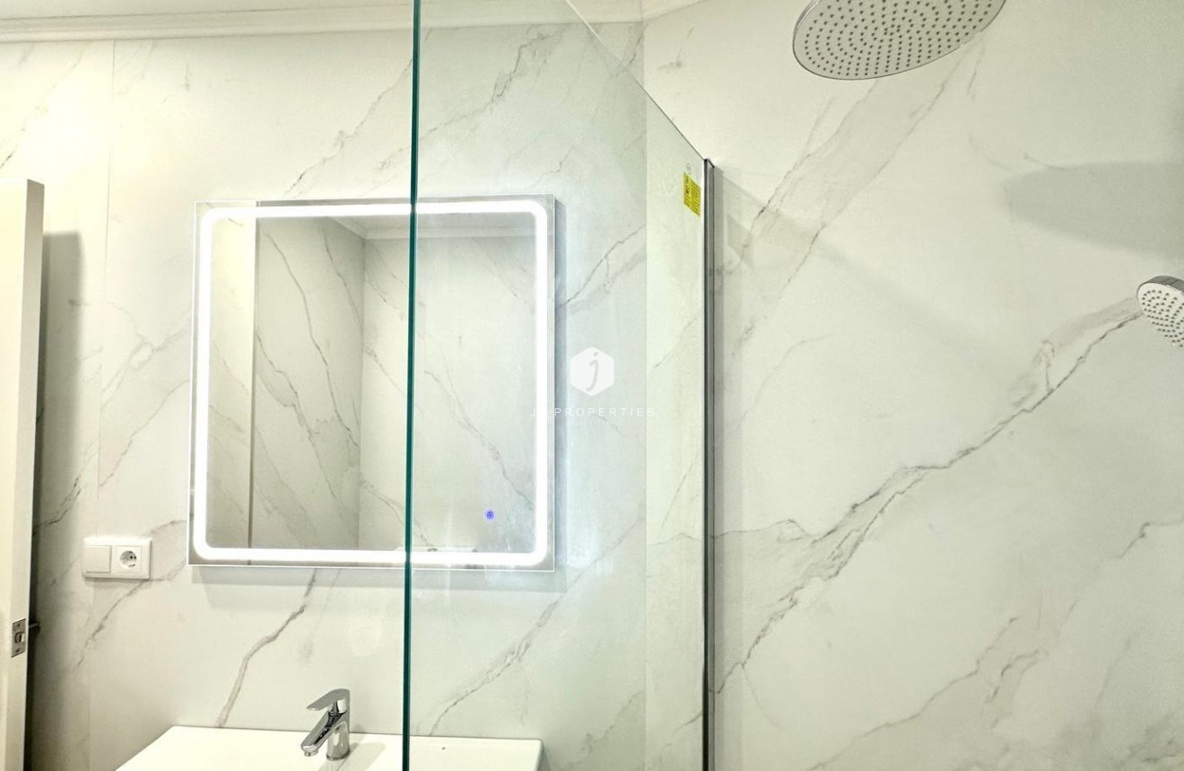 Segunda mano - Apartamento / piso -
Torrevieja - La Mata Pueblo