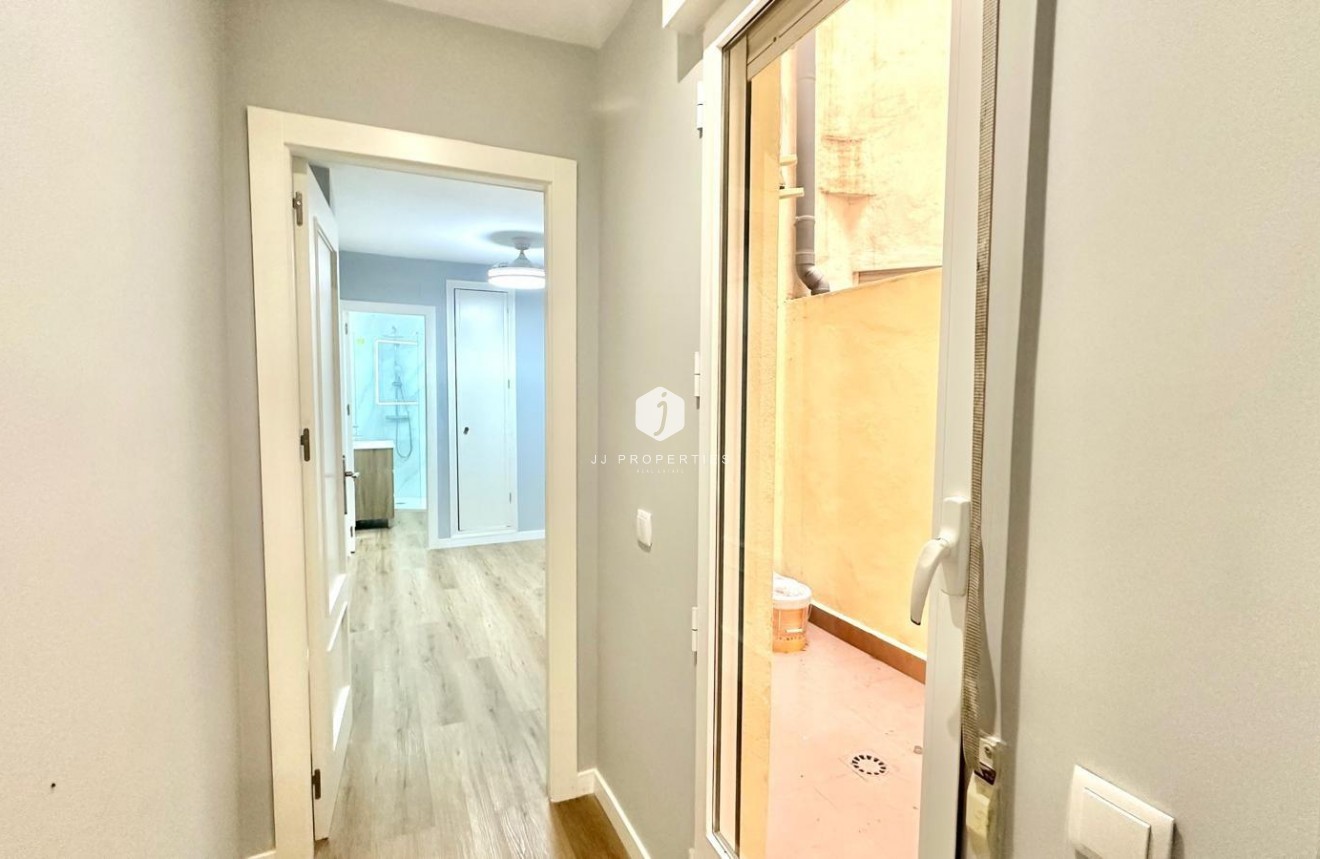 Segunda mano - Apartamento / piso -
Torrevieja - La Mata Pueblo