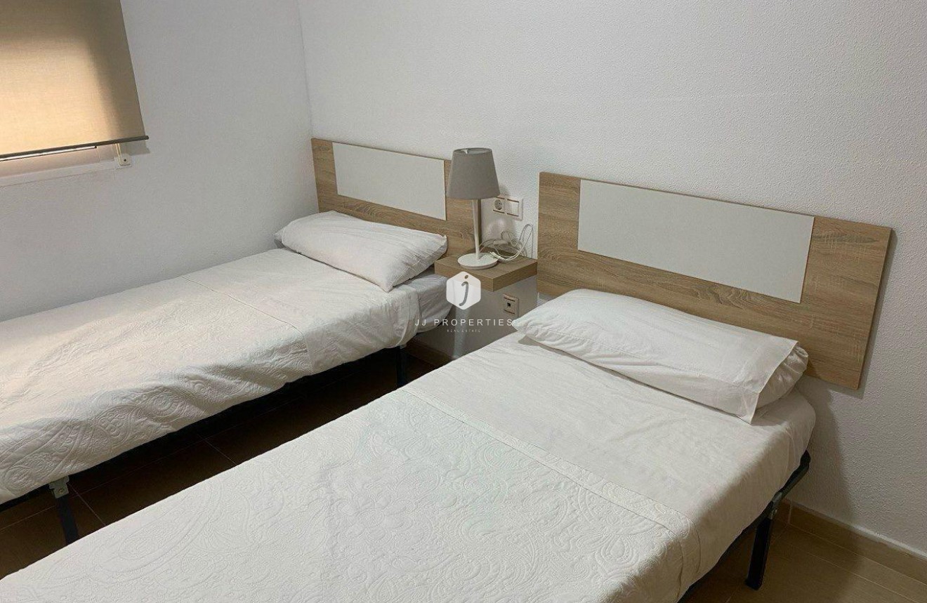 D'occasion - Appartement -
Torrevieja - Playa de los Locos