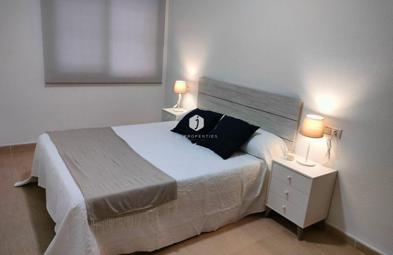 D'occasion - Appartement -
Torrevieja - Playa de los Locos