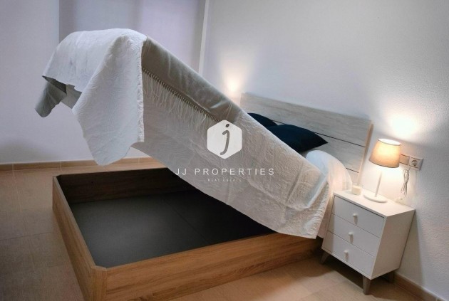 D'occasion - Appartement -
Torrevieja - Playa de los Locos