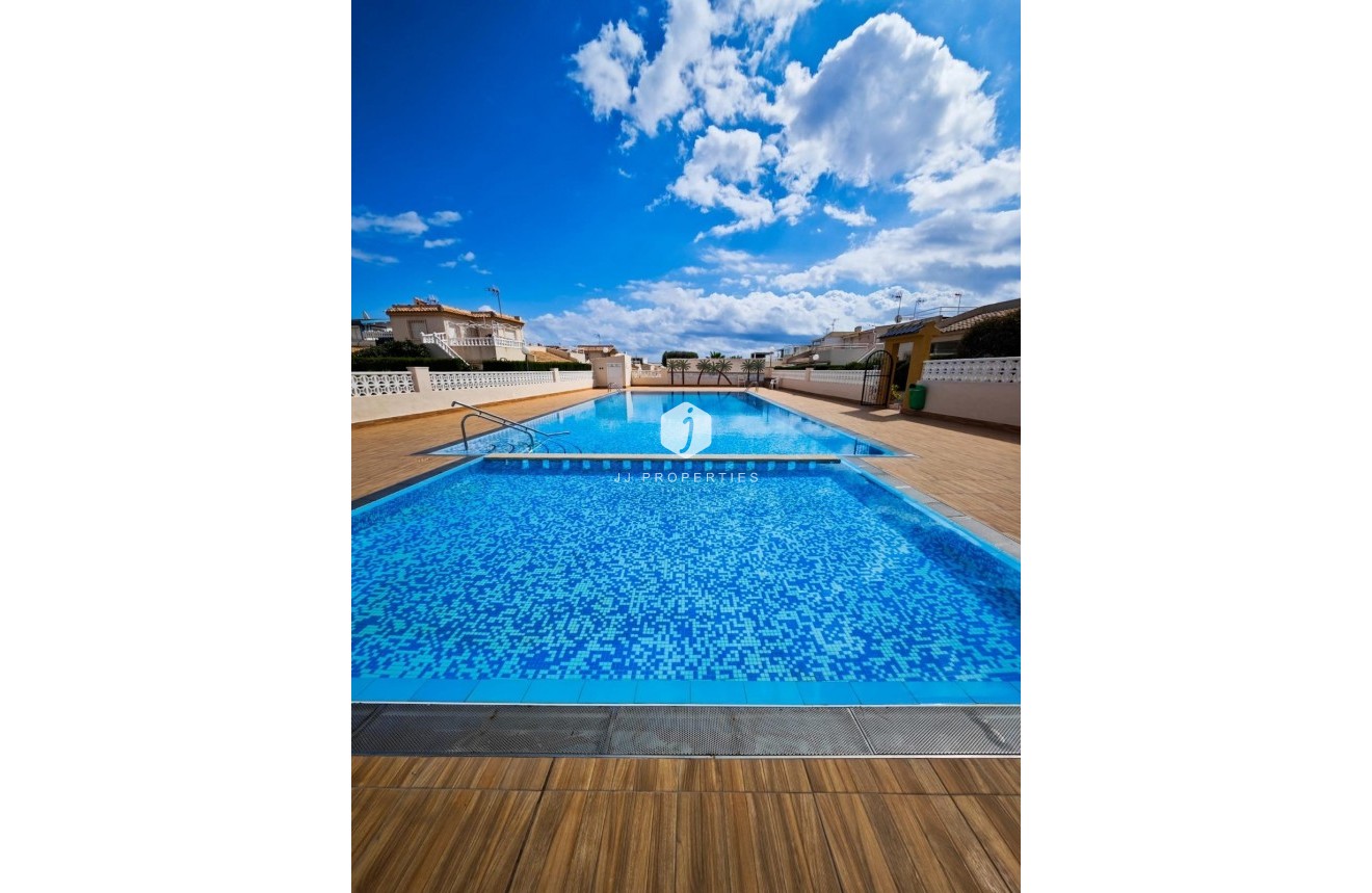 Segunda mano - Bungalow -
Torrevieja - Los Balcones - Los Altos del Edén