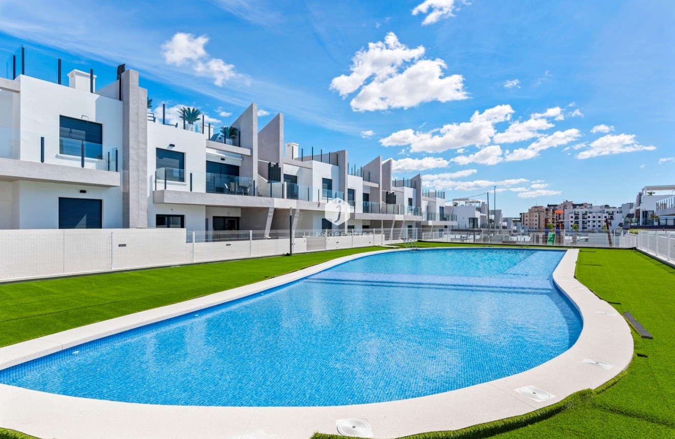 Z drugiej ręki - Mieszkanie w bloku -
San Miguel de Salinas - Inland