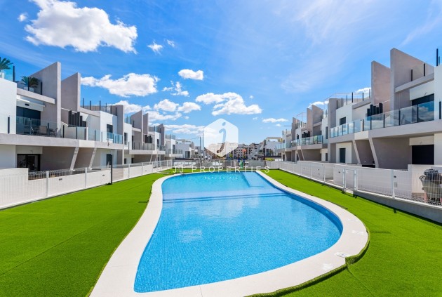 Z drugiej ręki - Mieszkanie w bloku -
San Miguel de Salinas - Inland