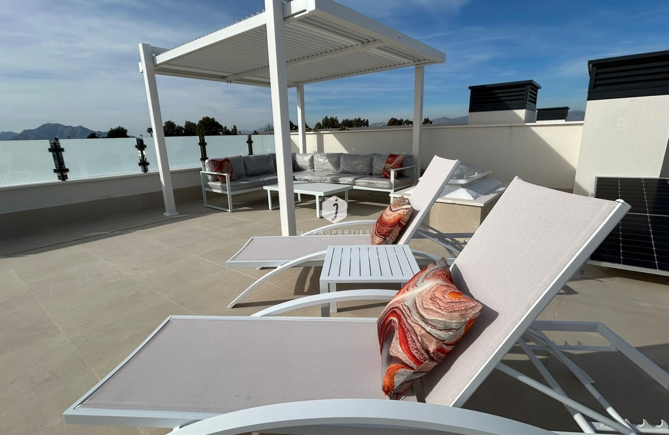 Z drugiej ręki - Szalet -
Dolores - Costa Blanca