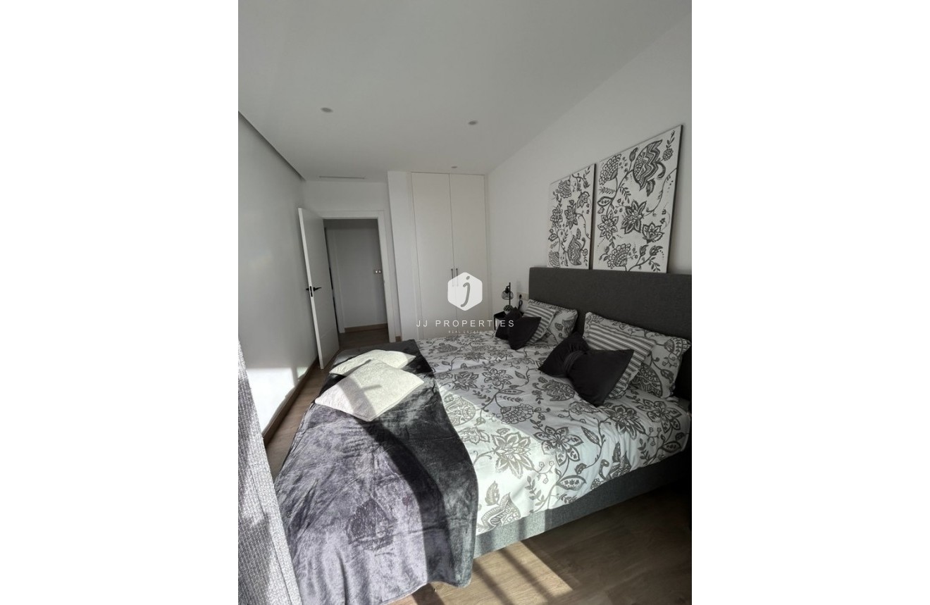 Z drugiej ręki - Szalet -
Dolores - Costa Blanca