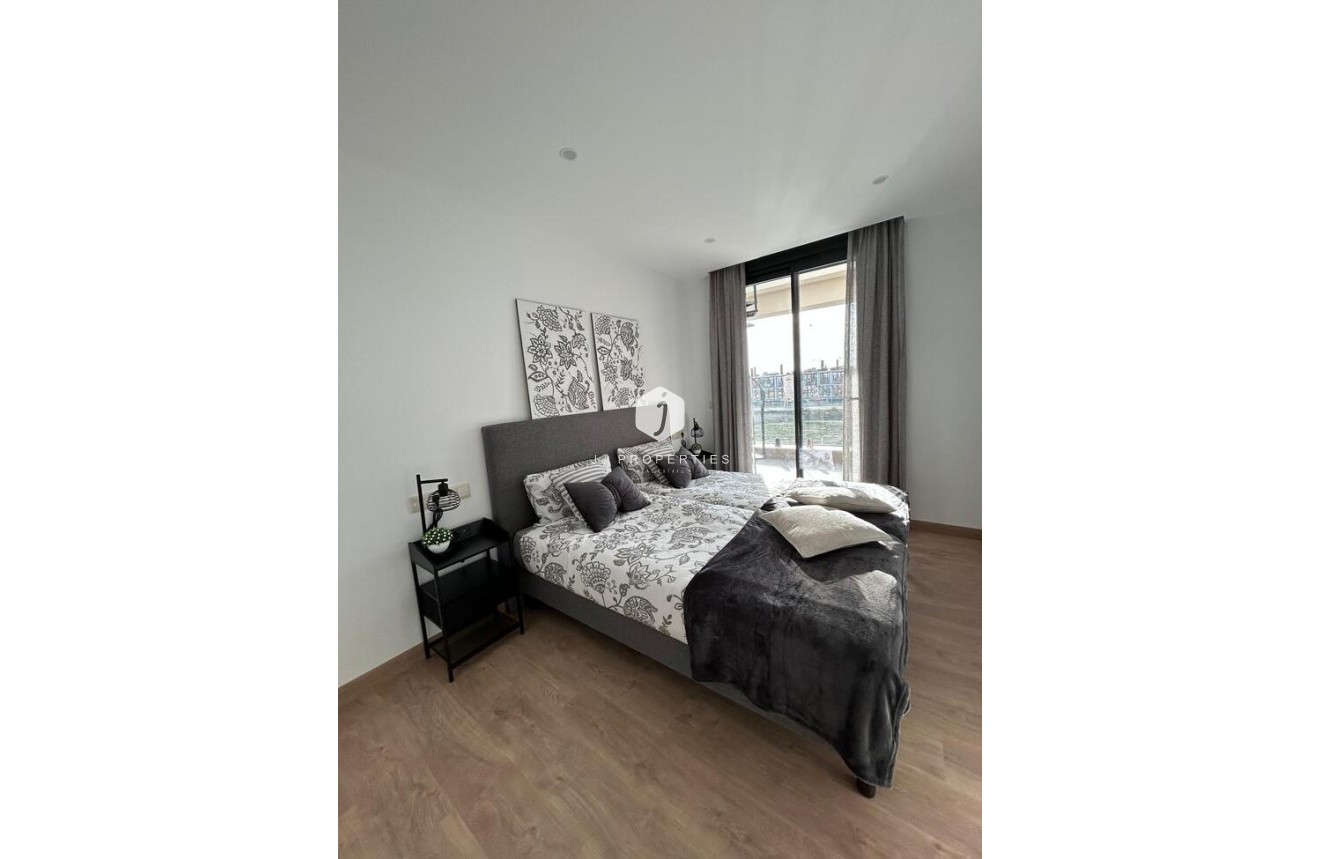 Z drugiej ręki - Szalet -
Dolores - Costa Blanca