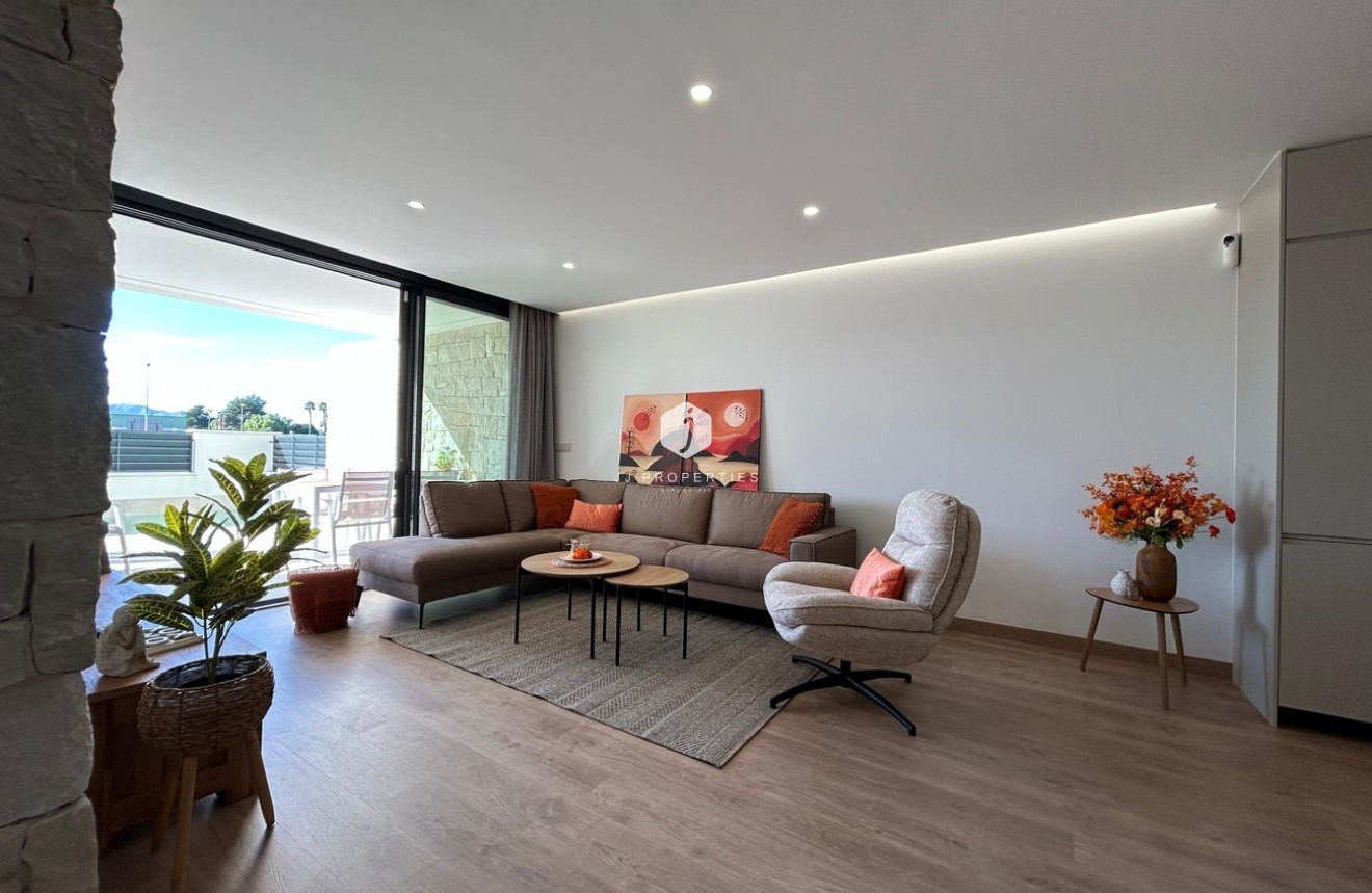 Z drugiej ręki - Szalet -
Dolores - Costa Blanca