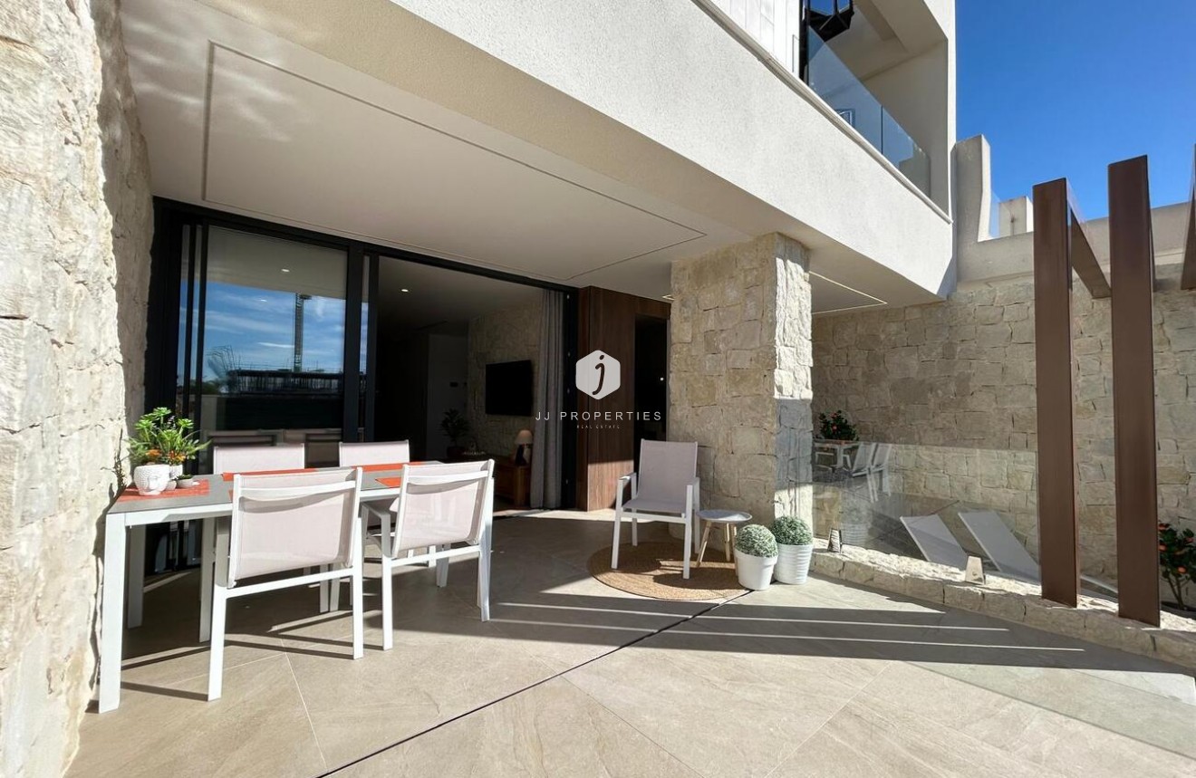 Z drugiej ręki - Szalet -
Dolores - Costa Blanca