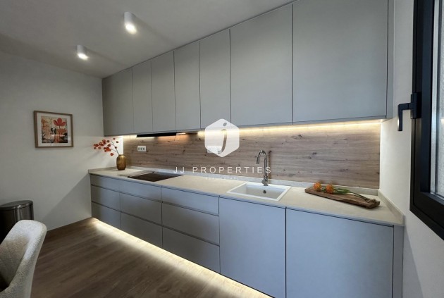 Z drugiej ręki - Szalet -
Dolores - Costa Blanca