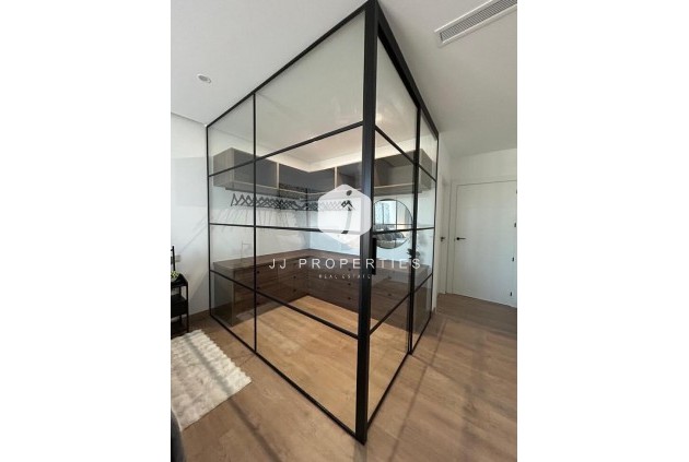 Z drugiej ręki - Szalet -
Dolores - Costa Blanca