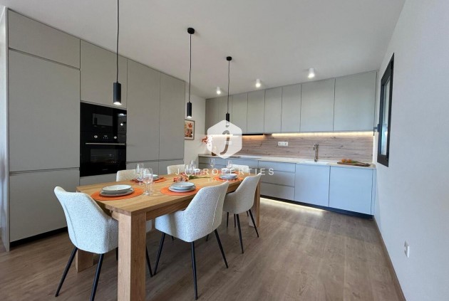 Z drugiej ręki - Szalet -
Dolores - Costa Blanca