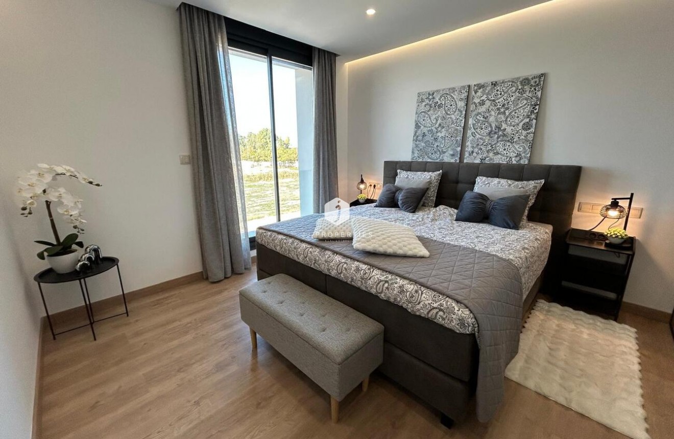 Z drugiej ręki - Szalet -
Dolores - Costa Blanca