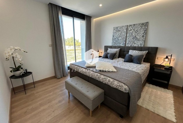 Z drugiej ręki - Szalet -
Dolores - Costa Blanca