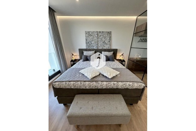 Z drugiej ręki - Szalet -
Dolores - Costa Blanca