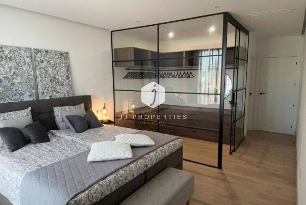 Z drugiej ręki - Szalet -
Dolores - Costa Blanca