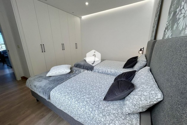 Z drugiej ręki - Szalet -
Dolores - Costa Blanca