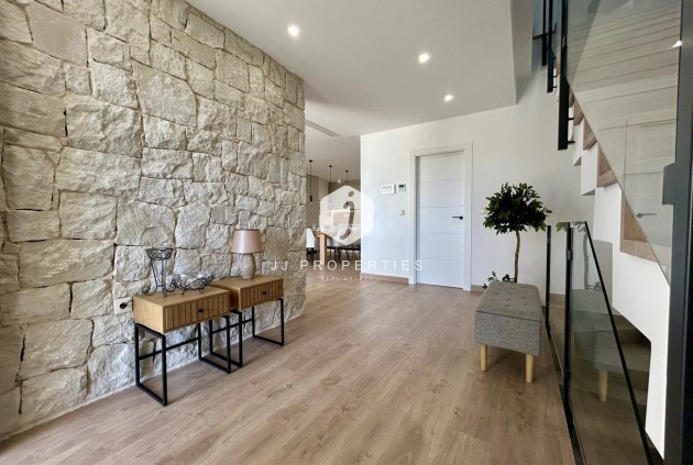 Z drugiej ręki - Szalet -
Dolores - Costa Blanca