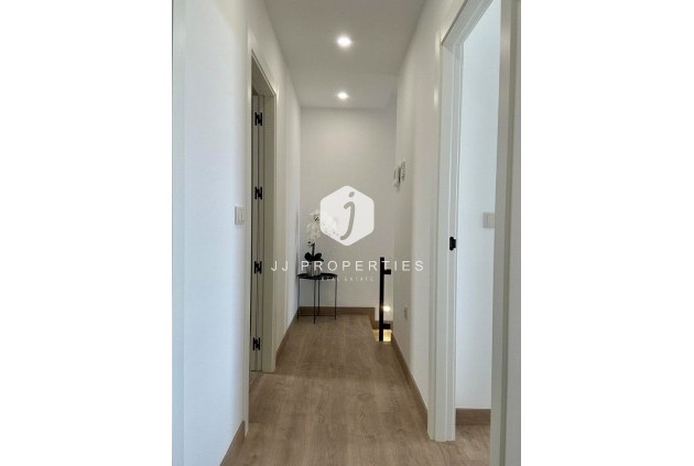 Z drugiej ręki - Szalet -
Dolores - Costa Blanca