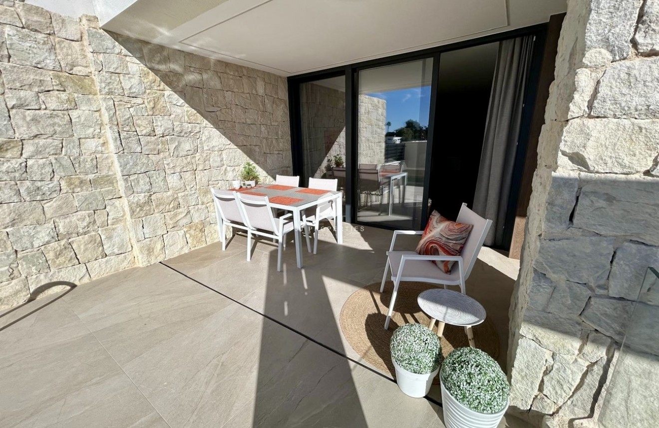 Z drugiej ręki - Szalet -
Dolores - Costa Blanca