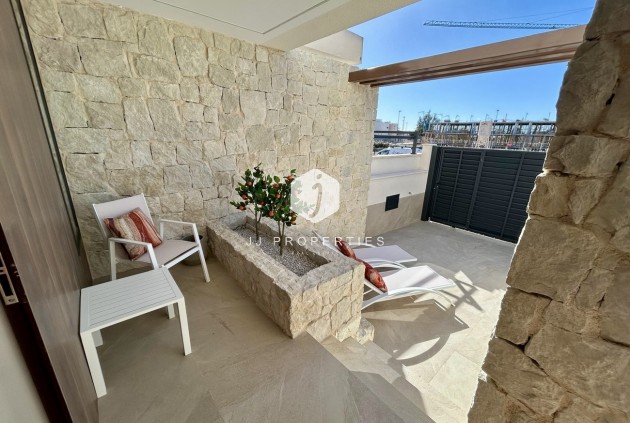 Z drugiej ręki - Szalet -
Dolores - Costa Blanca