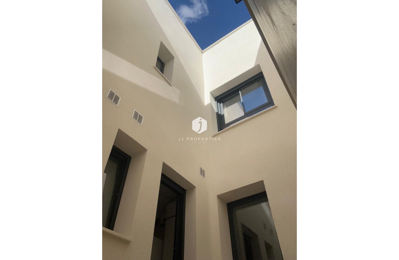 Z drugiej ręki - Szalet -
Dolores - Costa Blanca