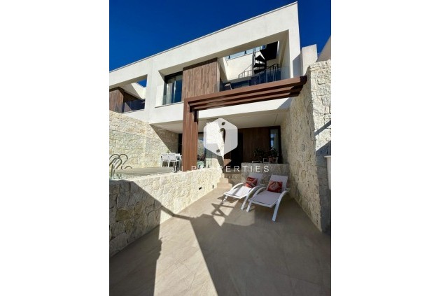 Z drugiej ręki - Szalet -
Dolores - Costa Blanca