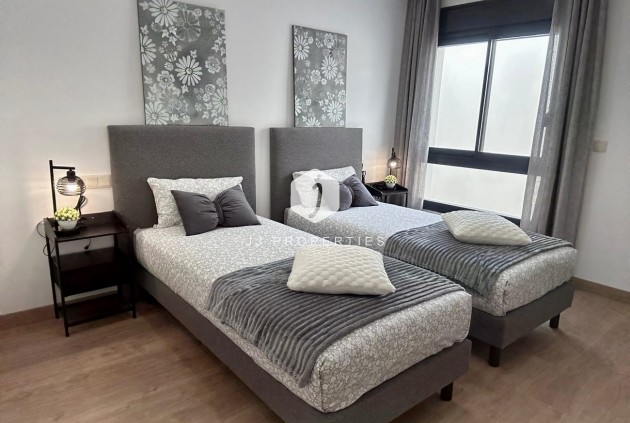 Z drugiej ręki - Szalet -
Dolores - Costa Blanca