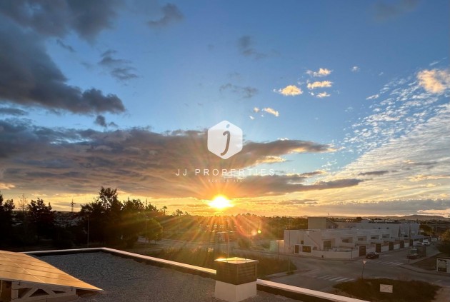 Z drugiej ręki - Szalet -
Dolores - Costa Blanca