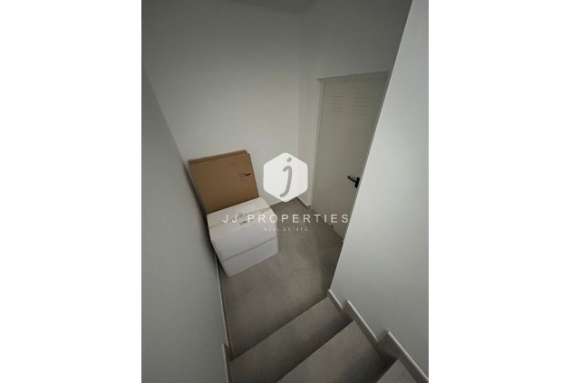 Z drugiej ręki - Szalet -
Dolores - Costa Blanca