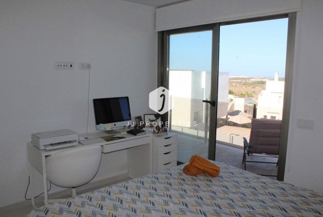 Z drugiej ręki - Villa -
San Miguel de Salinas - Inland