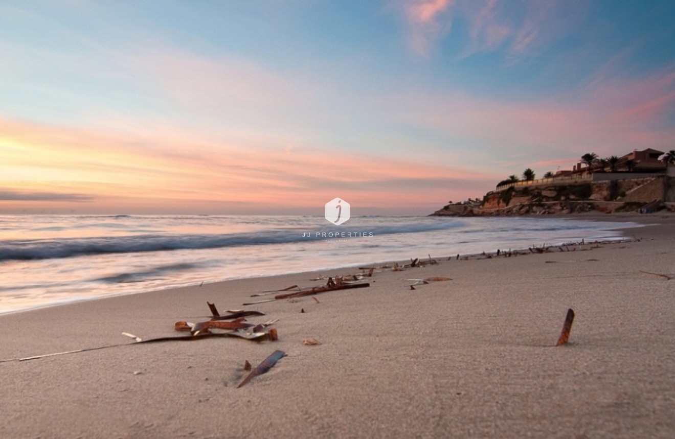 Z drugiej ręki - Villa -
San Miguel de Salinas - Inland