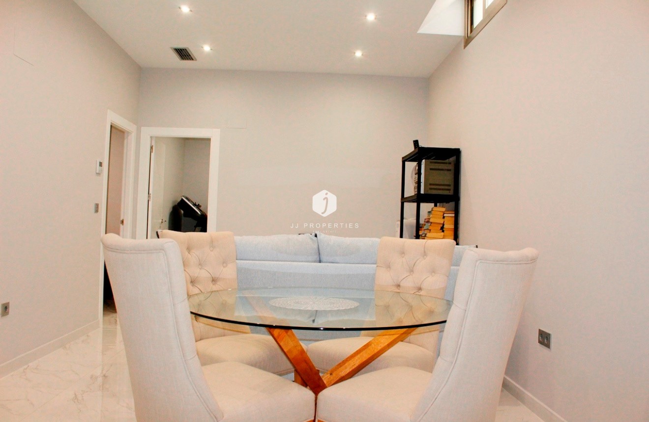 Z drugiej ręki - Villa -
Orihuela Costa - Costa Blanca