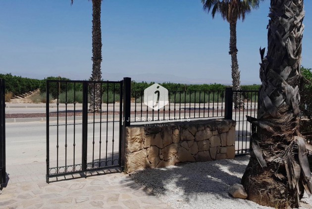 Z drugiej ręki - Villa -
Algorfa - Inland