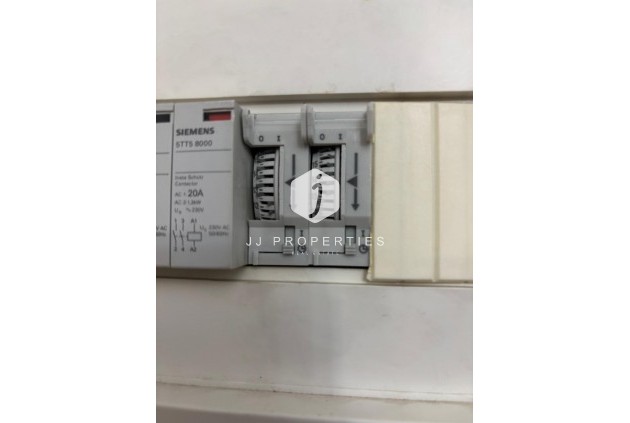 Z drugiej ręki - Mieszkanie w bloku -
Torrevieja - Estacion de autobuses