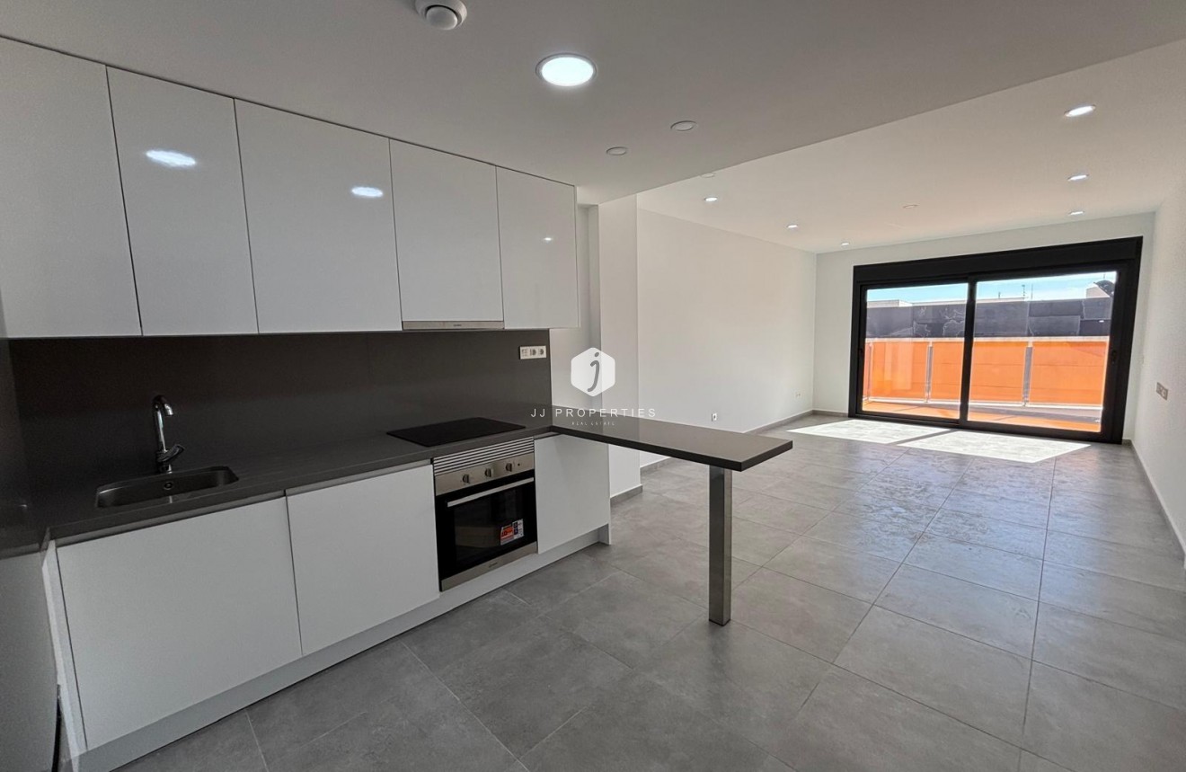 Z drugiej ręki - Mieszkanie w bloku -
Torrevieja - Estacion de autobuses