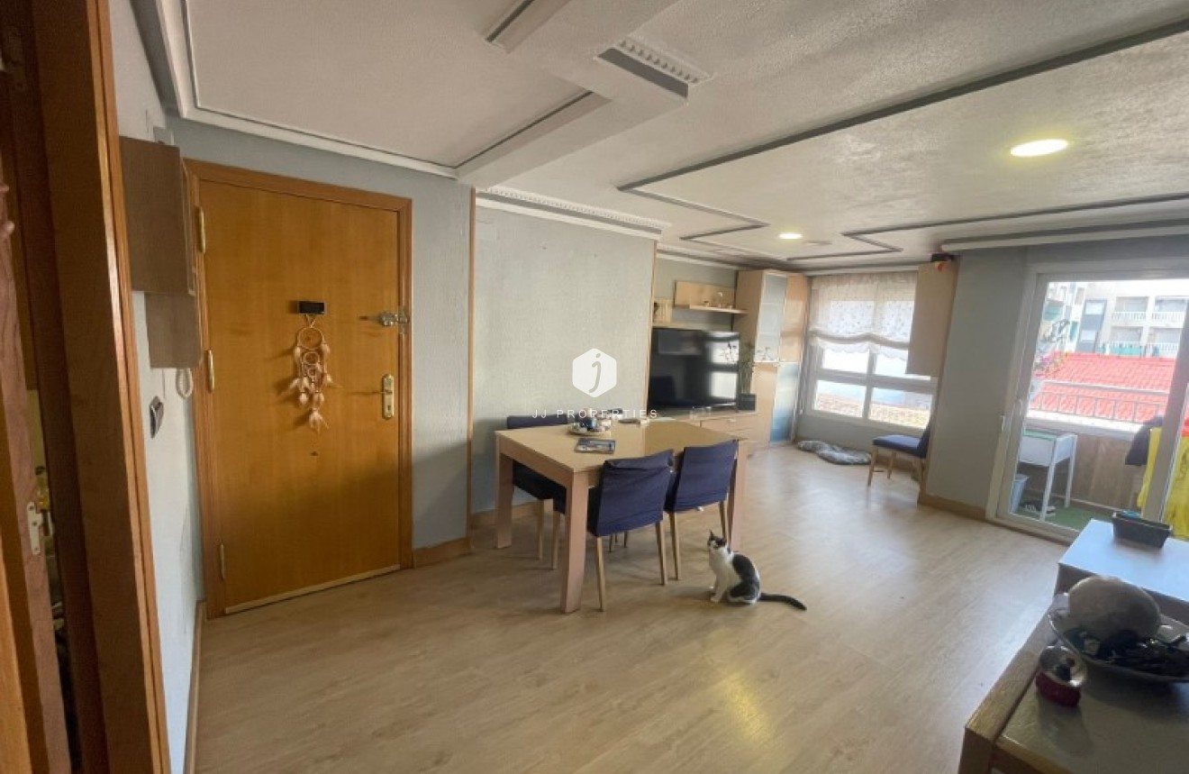 Z drugiej ręki - Mieszkanie w bloku -
Torrevieja - Costa Blanca