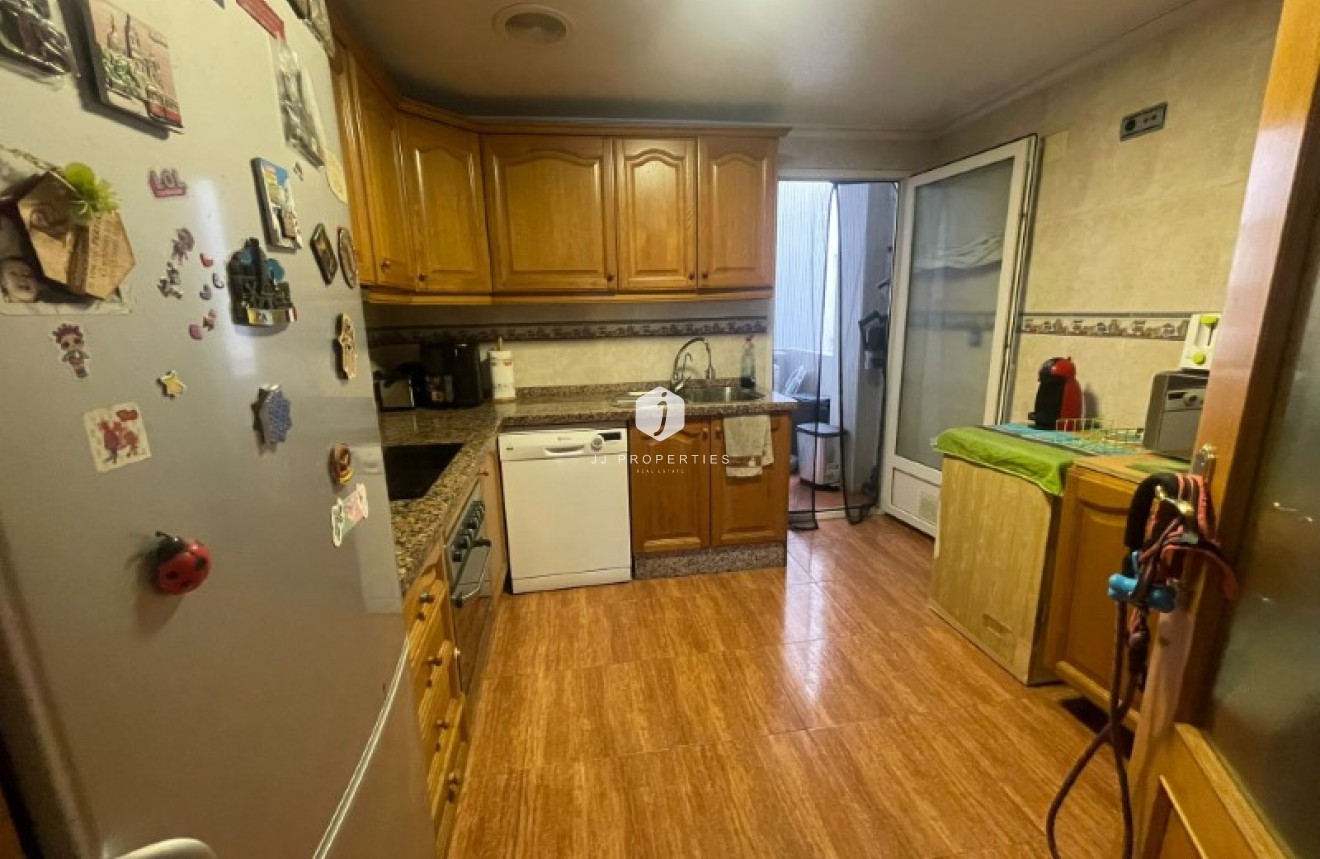 Z drugiej ręki - Mieszkanie w bloku -
Torrevieja - Costa Blanca