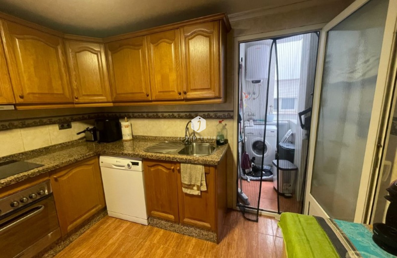 Z drugiej ręki - Mieszkanie w bloku -
Torrevieja - Costa Blanca